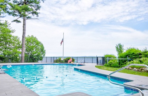 Gilford Condo | Lake-view townhome at Samoset with pools, beach, WiFi, & AC