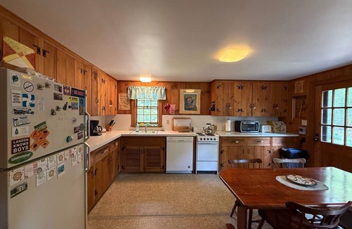 Alton Cottage | Lake Winnipesaukee Cottages at Cove Point Family Retreat
