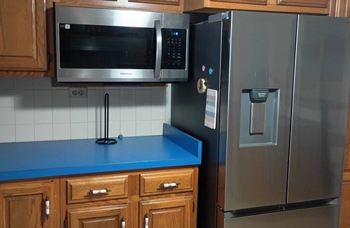 Hamilton House | Lakefront 4 bedroom house 8 minutes from Colgate