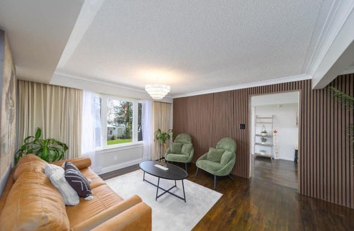Oro Station House | Lakefront 4BR plus Den Retreat with Swim Spa Sauna & Games