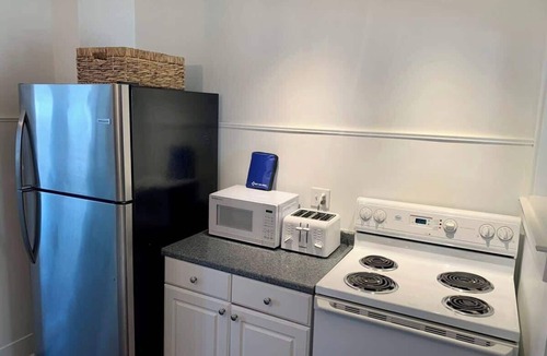 Ashville House | Lakefront 4BR Retreat | Dock, Kayaks & Sleeps 12