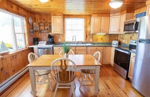Hamilton House | Lakefront, 5 min to Colgate, Sleeps 6, Kayaks, Lake Moraine Home #4 Near Colgate University