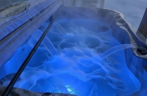 Londonderry House | Lakefront 9BR Retreat - Hot Tub + Game room + Sleeps 15