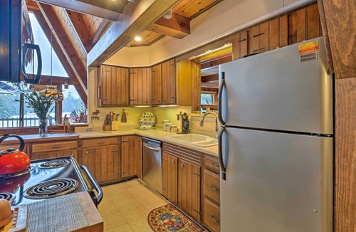 Bolton Landing Cabin | Lakefront Bolton ‘Alderbrook Chalet’ w/ Fire Pit!