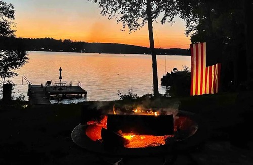 Otis Apartment | Lakefront Cottage in the Berkshires