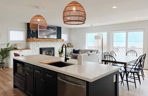 Turkey Point Cottage | Lakefront Cottage + Suite | 4 Bedrooms | 2 Connected Cottages Family Retrea
