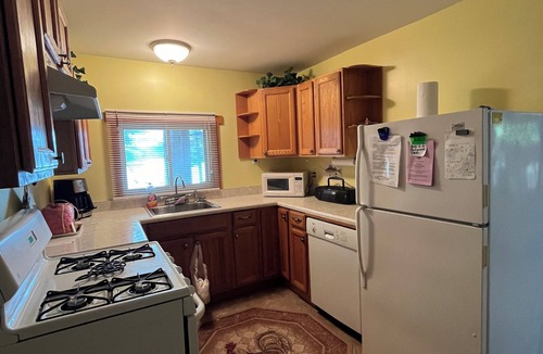 Lewiston Cottage | Lakefront Cozy Rustic 3 bedroom cottage on Big Wolf Lake