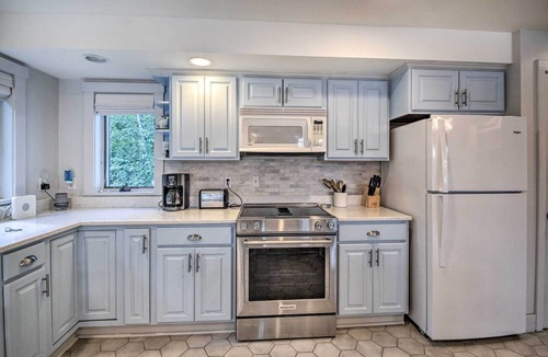 Greenwood Cottage | Lakefront Family Retreat: Skiing & Mountain Biking