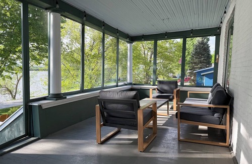St. Albans House | Lakefront Farmhouse on Lake Champlain - Sleeps 12 - Fall Weekends