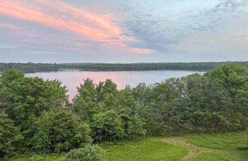 Franklin House | Lakefront Geodesic Dome 45 min to Acadia NP
