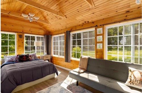 Stonington House | Lakefront Guesthouse w Sunrise View Dock