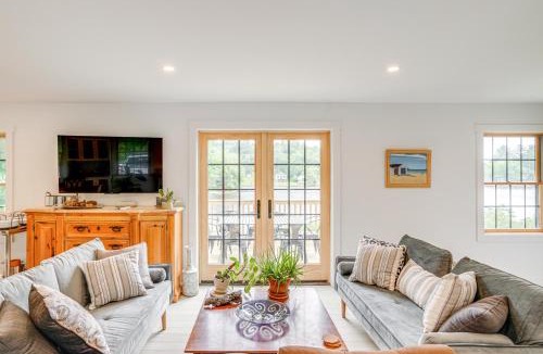 Hinsdale House | Lakefront Hinsdale Home ~ 10 Mi to Pittsfield!