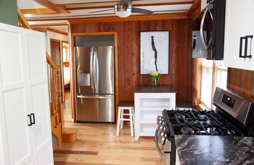 Town of Torrey House | Lakefront Home: Private Dock, Hot Tub, Kayaks