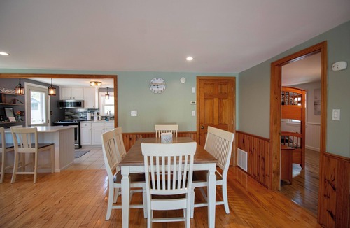 Shapleigh House | Lakefront Home w/Private Dock & Water Access