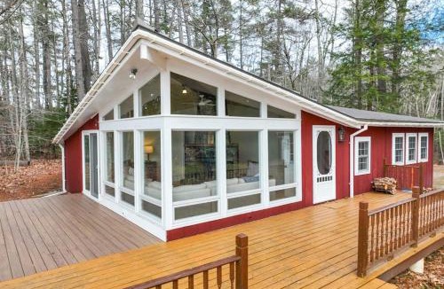 Nobleboro House | Lakefront house on Damariscotta Lake, perfect getaway