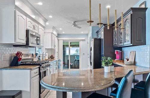 Avon Lake House | Lakefront Luxury-Kayaks-3 Bed-3 Full Bath-Sleeps 6