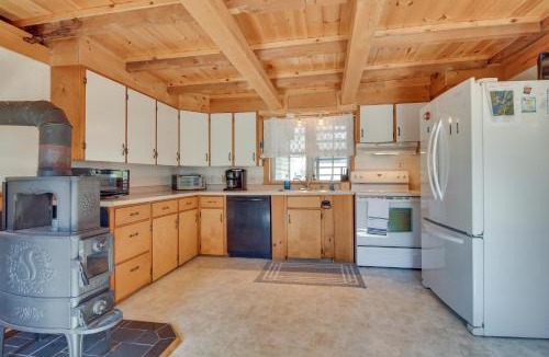 Oakland House | Lakefront Maine House ~ 4 Mi to Colby College