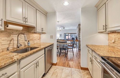 Gilford Condo | Lakefront mins to Gunstock & BankNH Pavilion