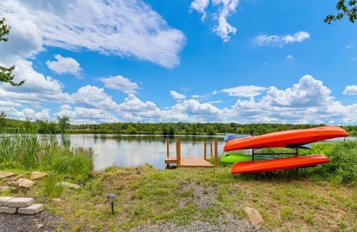 Pocono Summit House | Lakefront Pocono Retreat w/Hot Tub & Movie Hub