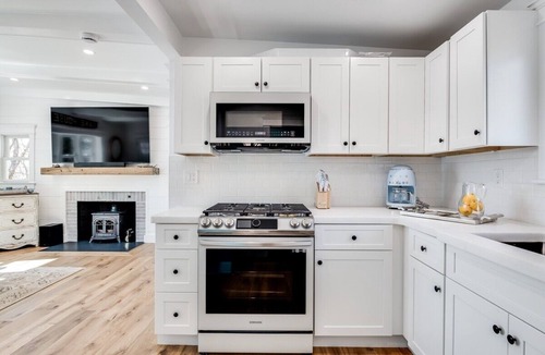 Mashpee House | Lakefront~Private Beach~Cape Cod family retreat