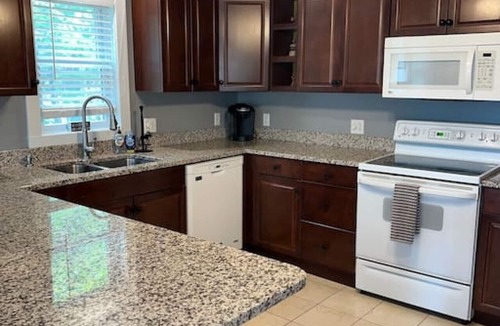 East Wakefield House | Lakefront Retreat! Dog Friendly!