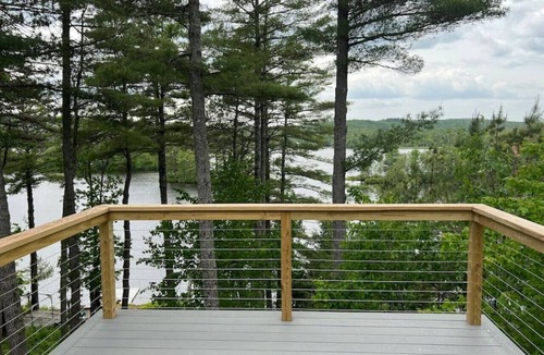 East Wakefield House | Lakefront Retreat! Dog Friendly!