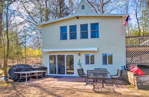 Nottingham House | Lakefront Retreat w/Kayaks, Grill, Fire Pit!