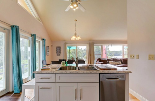 Sanbornville House | Lakefront studio with private dock, fast WiFi & full kitchen - dog-friendly