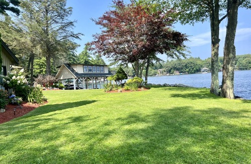 Alton Bay Cottage | Lakehouse in Alton Bay on Lake Winnipesaukee - sandy beach -spacious level lot.