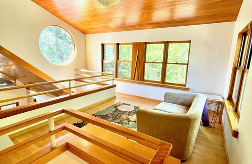 Seal Cove House | Lakeside 3-bedroom house in tranquil Tremont perfect for relaxing stays.