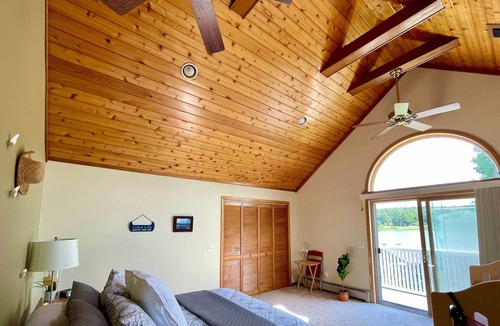 Lanesborough House | Lakeside Berkshires Home Near Hiking & Skiing!