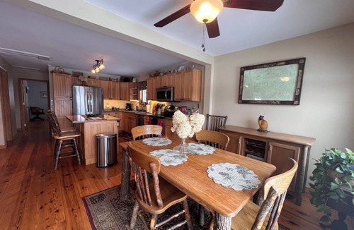 Westport House | Lakeside cottage with lake and mountain views, boat launch access & amenities.
