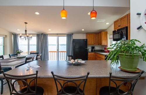 Seneca Falls Cottage | Lakeside Getaway - Modern Living At The Lake's Edge