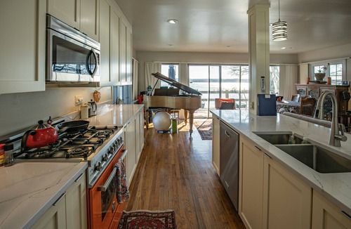 Canandaigua House | Lakeside Home - We accept direct same day bookings w VRBO booking;2 pets welcome