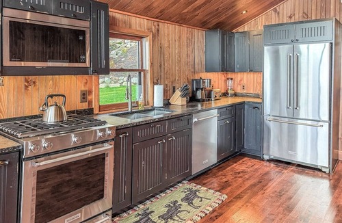 Inlet Cottage | Lakeside Lodge - Springview Cottage on 7th Lake