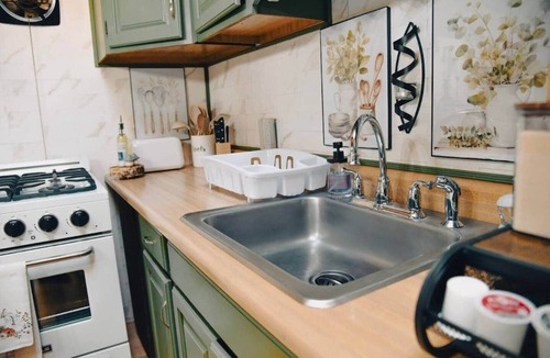 Woodsville House | Lakeside Mountain Getaway