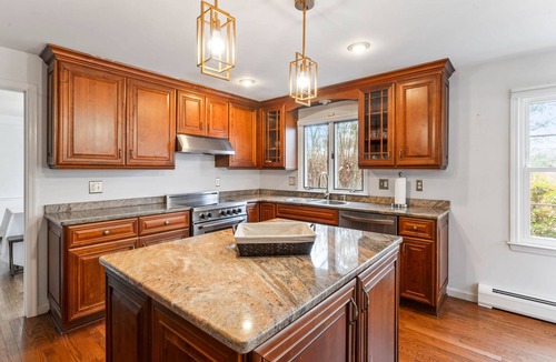 Brookfield House | Lakeside/Sleeps24+/HotTub/GameRoom/Private 2Acres