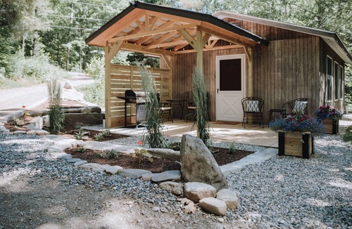 Liberty Apartment | Lakeside Studio Cottage w/private bath, (Sleeps 2 Adults)