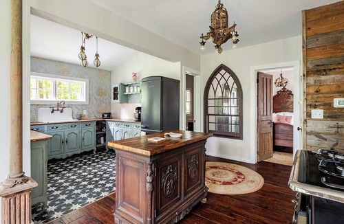 Lake Hill House | Lakeveiw Newly Restored Farmhouse