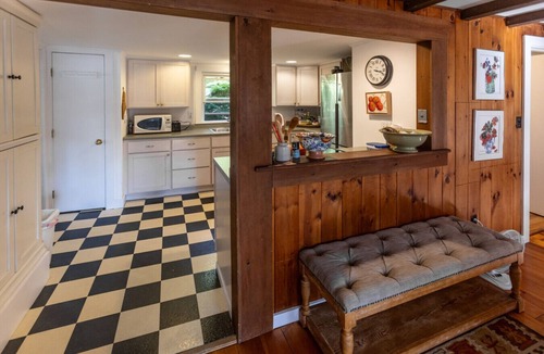 West Boothbay Harbor House | Lakeview Cottage by Sea Maine