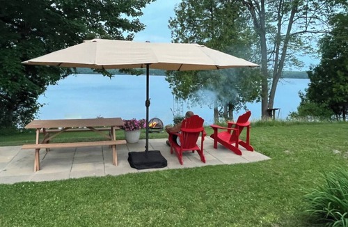 Rideau Lakes Cottage | Lakeview Cottage on the Upper Rideau, 5 minutes from the Village of Westport
