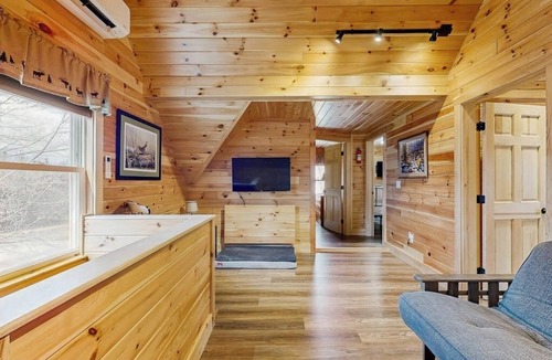 Greenville Junction House | Lakeview Getaway - Trailer Parking, Walk to Ramp, Dogs Welcome & High-Speed WiFi