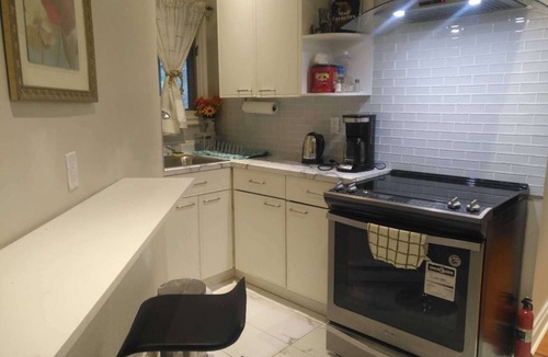 Adjala-Tosorontio Villa | Lakeview private suite with kitchen (Twin or King)