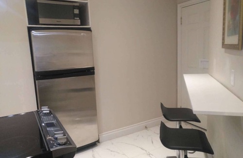 Adjala-Tosorontio Villa | Lakeview private suite with kitchen (Twin or King)