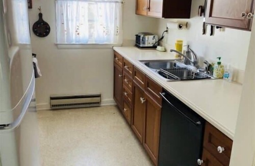 Newbury House | Lakewood Cottage Summ