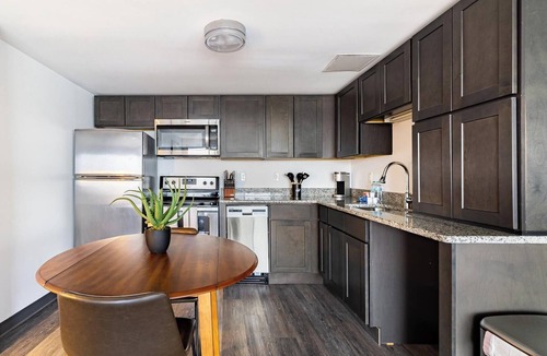 Downtown Hartford Apartment | Landing | Amazing 1BD, Yoga Studio, Pool