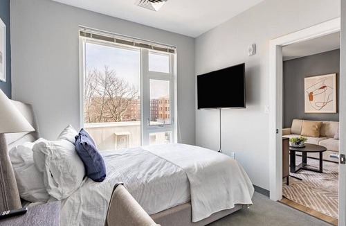 St. Elizabeth's Apartment | Landing at The Overlook at St. Gabriel's - 1 Bedroom in Downtown Brighton