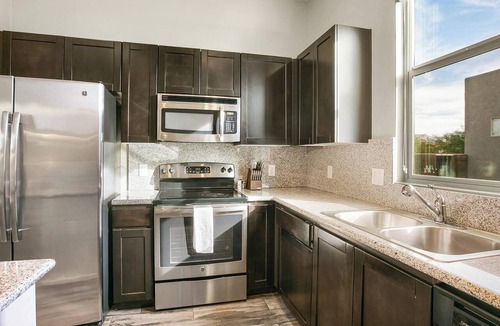Bridgeport Apartment | Landing | Beautiful 1BD in Steelpointe Harbor