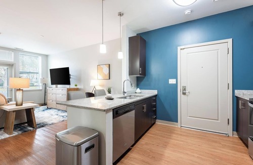 Stratford Apartment | Landing | Chic Studio in South End Stratford