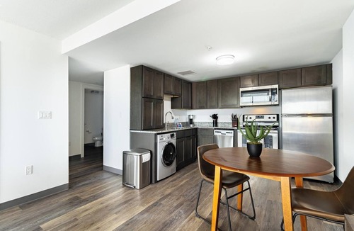 Downtown Hartford Apartment | Landing | Modern 1BD, Gym, Pool